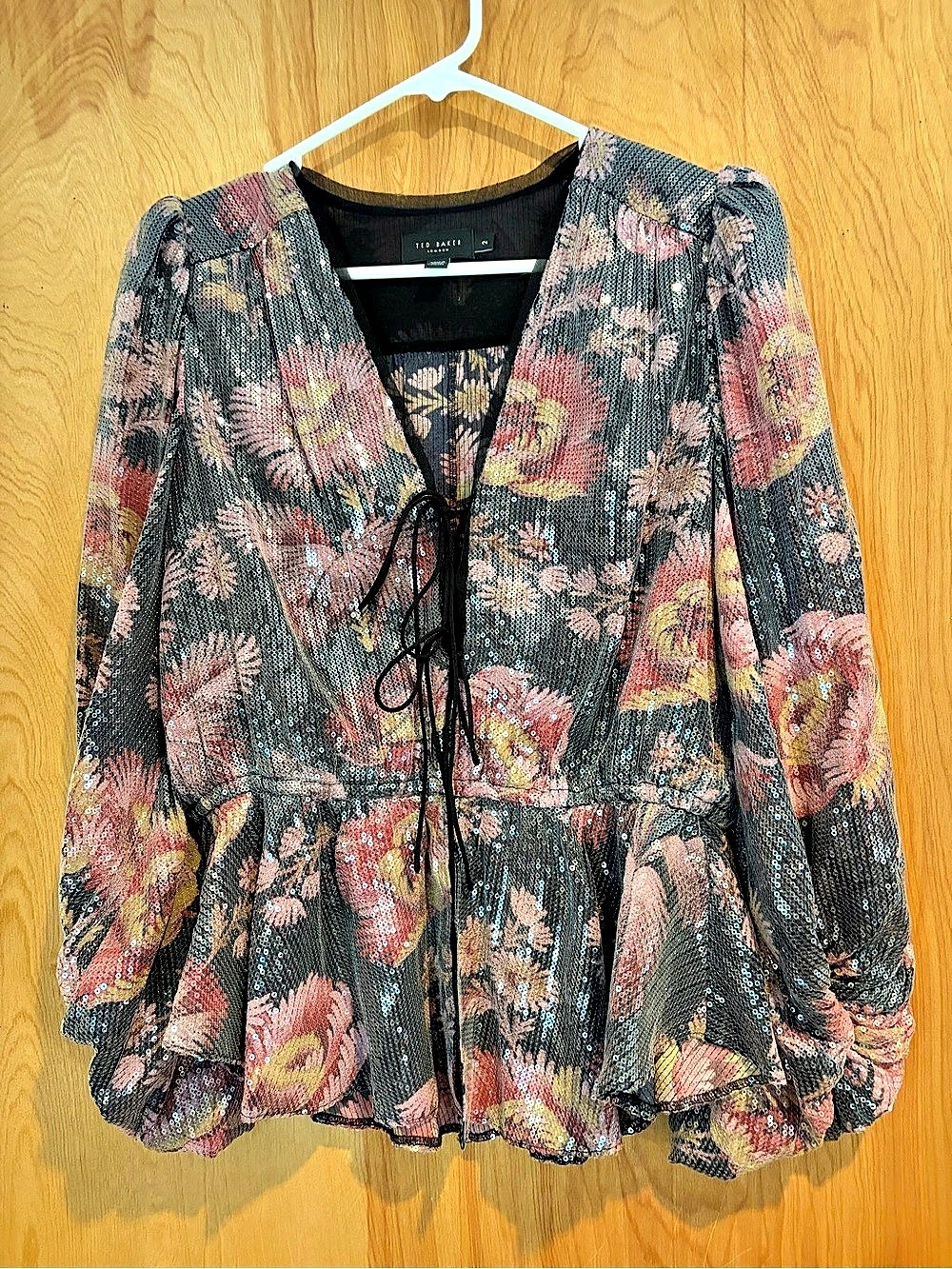 Ted Baker Floral Sequin Blouse in Black & Pink Size 2 Like New